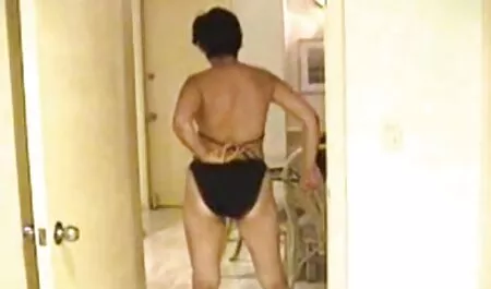 สาวสวย masturbates วิดีโอ โป้ และน้ำเชื้อ