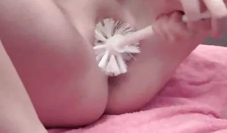 นักเรียนหลังจาก ดู วิดีโอ โป๊ anal ถามอยากจะซื้อขนสัตว์