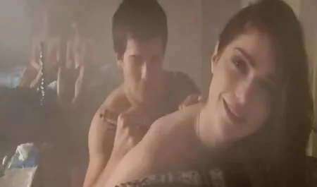 สาวผมแดงกับแฮจิ๋มเขาจะแย่อยู่ใน คลิป วิดีโอ sex anal