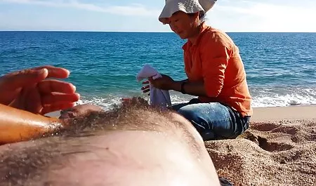 ผู้หญิงหัวเราะหลังจาก anal วิดีโอ หนัง เอก เห็นจะทำให้ใบหน้าของเธอทั้